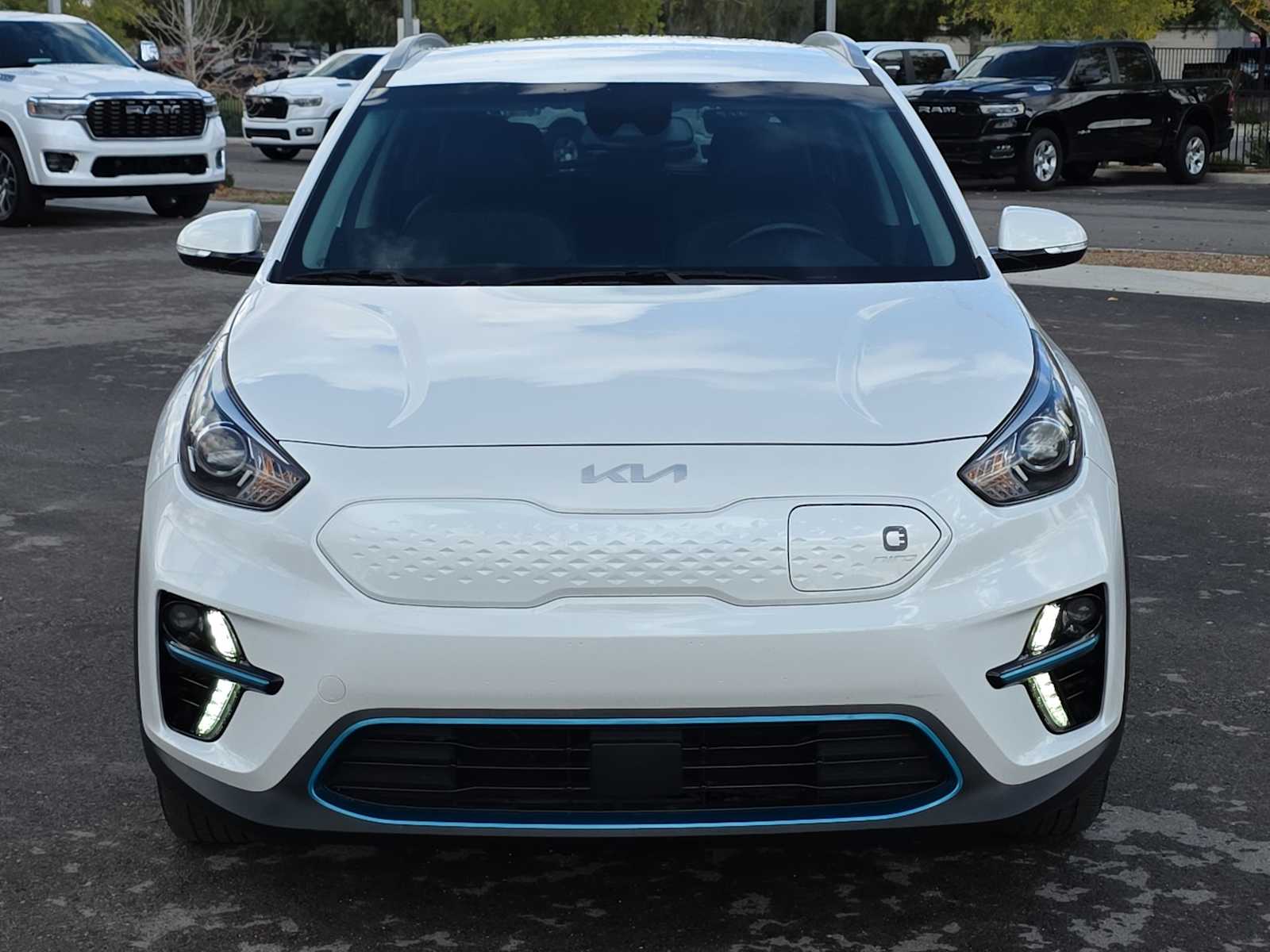 Thumbnail: 2022 Kia Niro - 4
