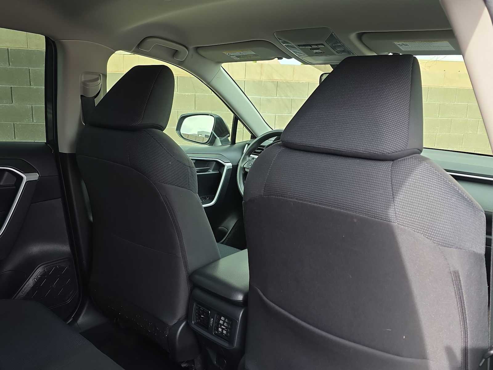 Thumbnail: 2021 Toyota RAV4 - 16