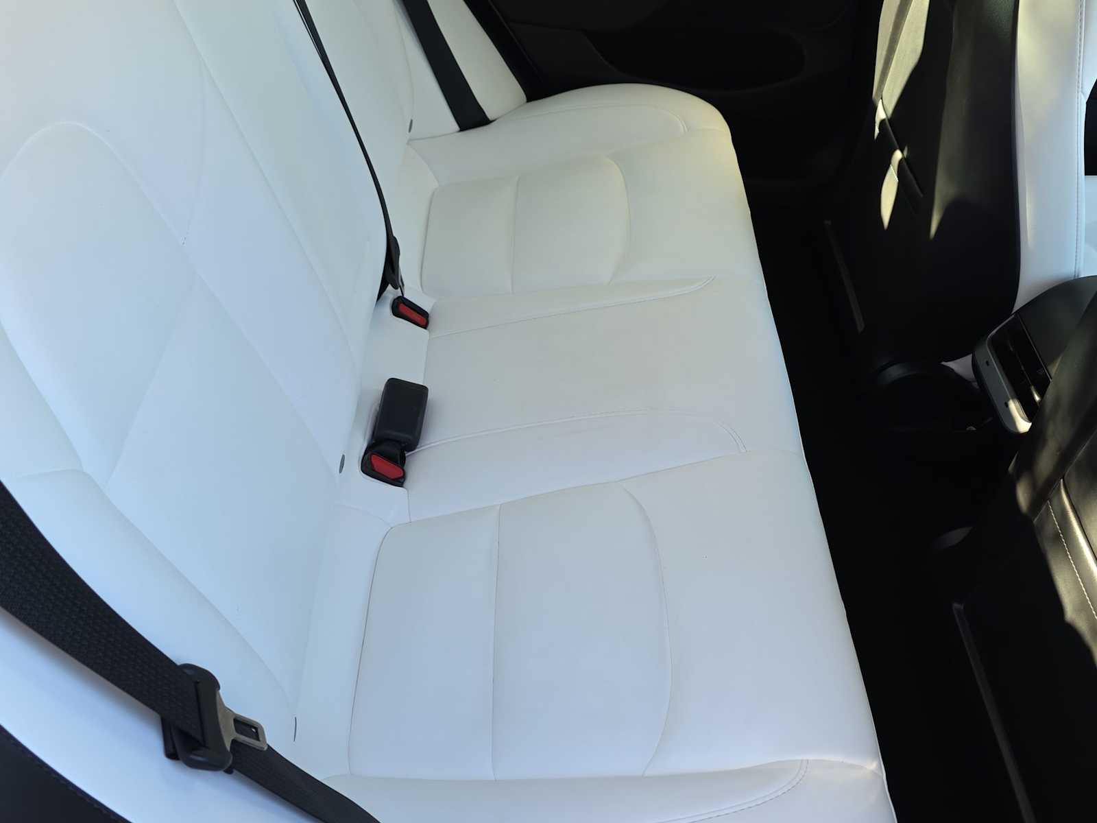 Thumbnail: 2022 Tesla Model 3 - 17