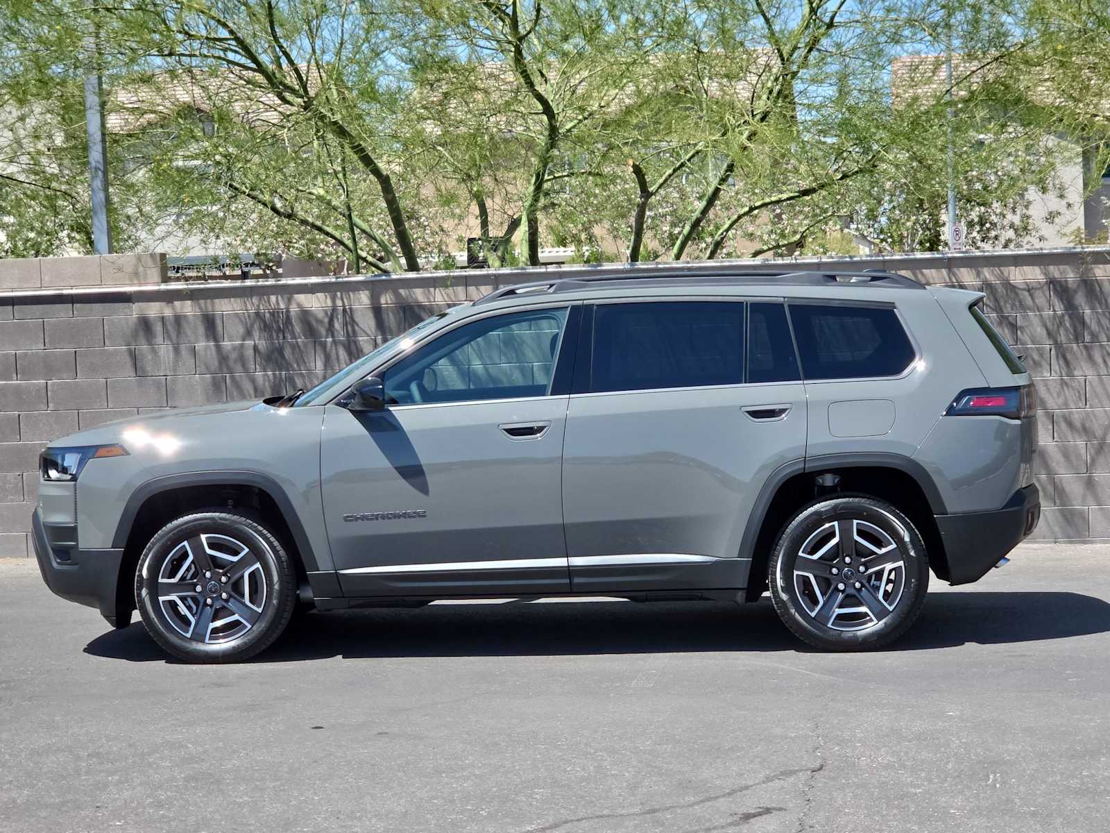 Thumbnail: 2026 Jeep Cherokee - 6