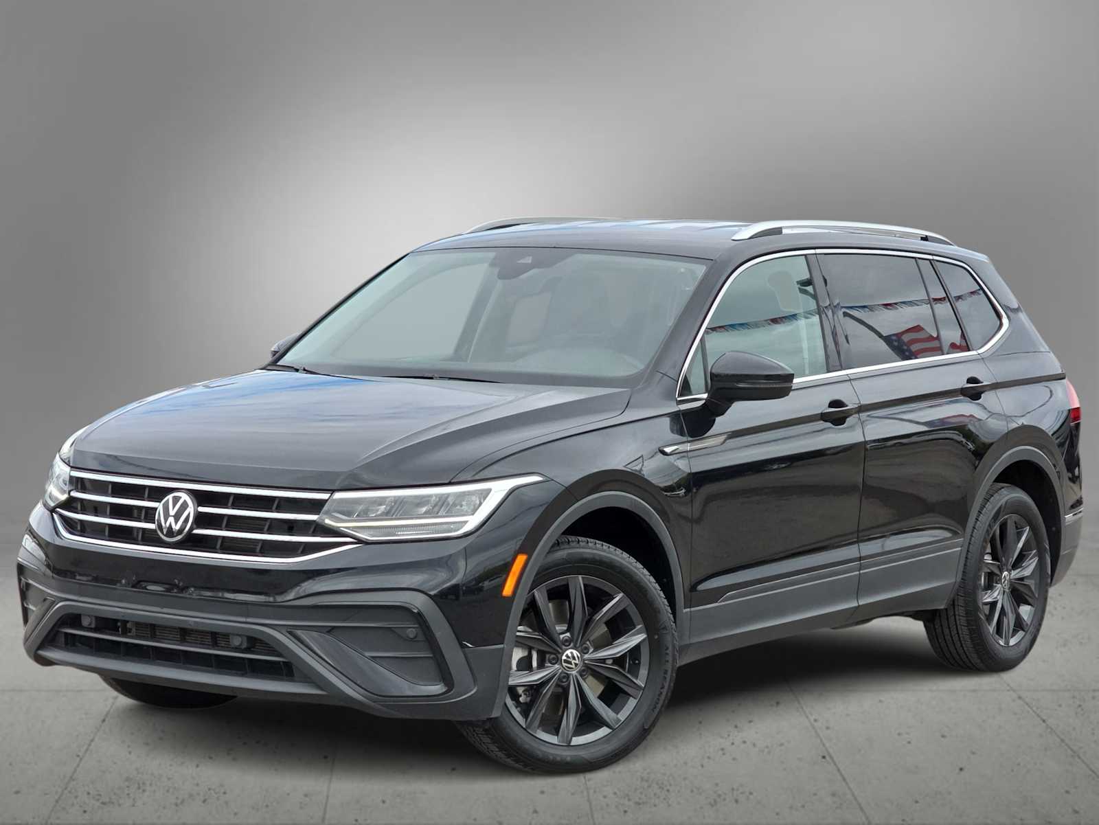 Thumbnail: 2024 Volkswagen Tiguan - 1