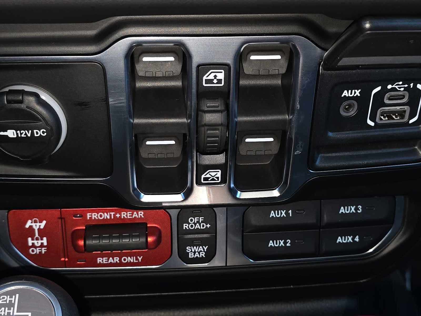 Thumbnail: 2026 Jeep Wrangler - 36