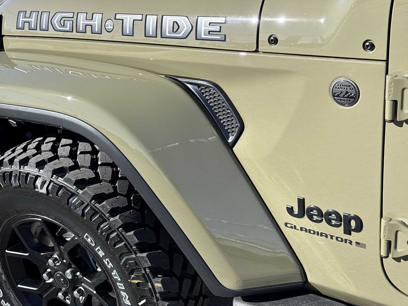 Thumbnail: 2025 Jeep Gladiator - 17