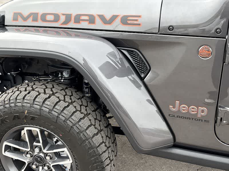 Thumbnail: 2025 Jeep Gladiator - 11