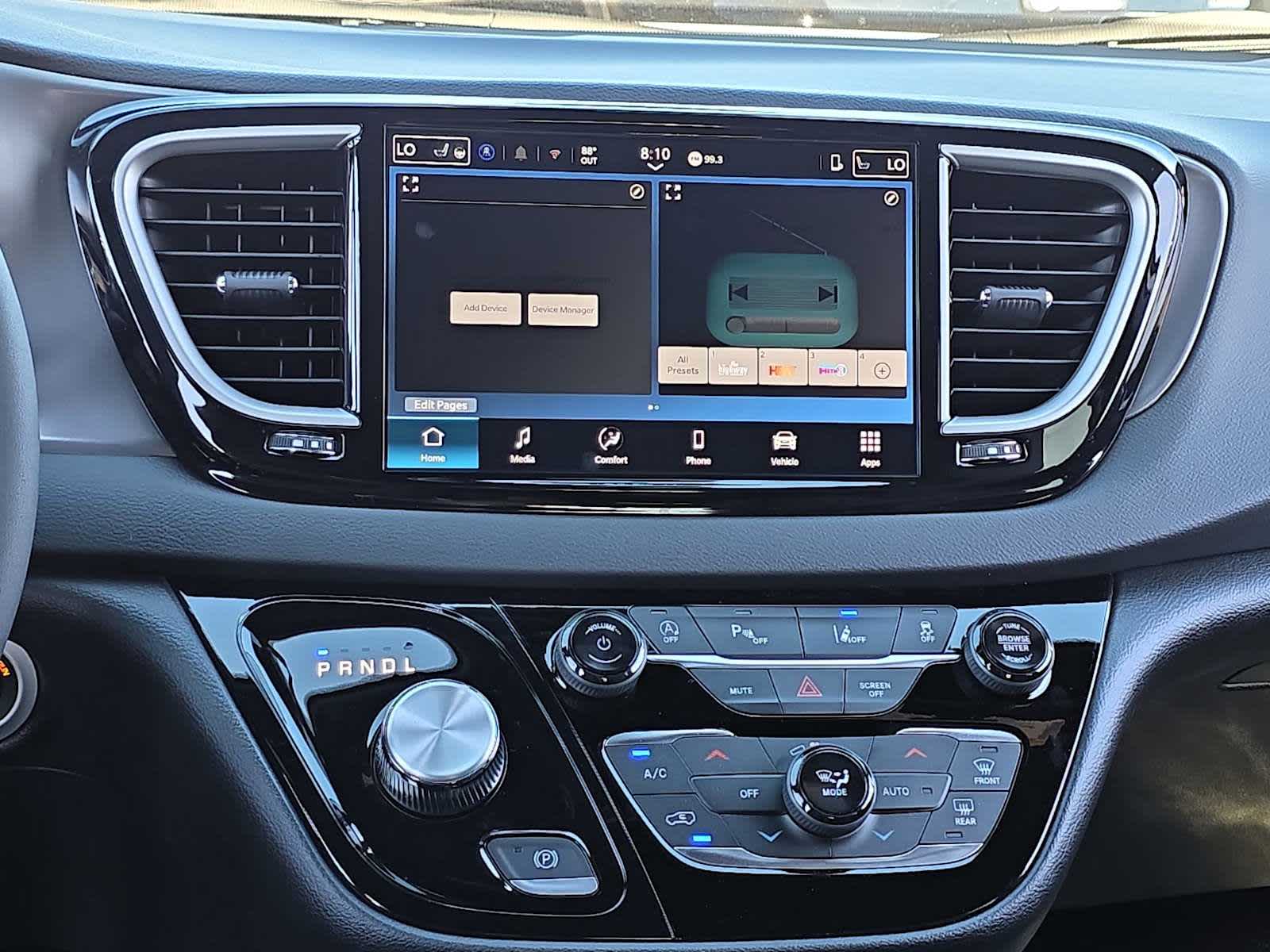 Thumbnail: 2026 Chrysler Voyager - 30