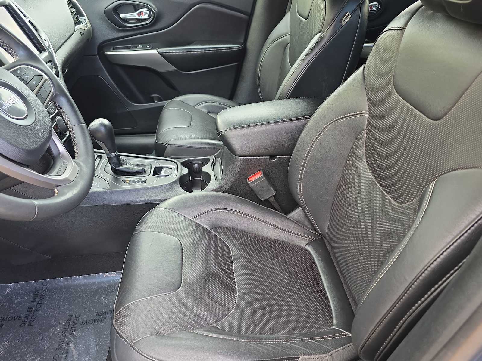 Thumbnail: 2021 Jeep Cherokee - 15