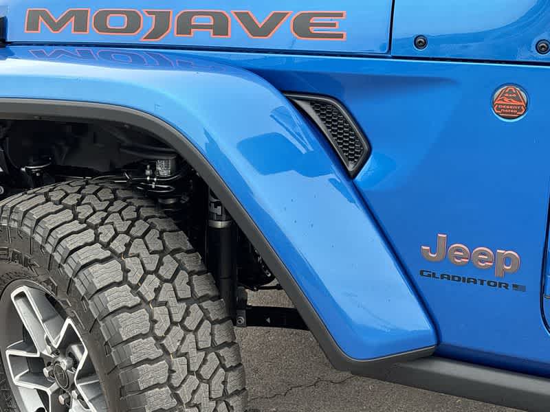 Thumbnail: 2025 Jeep Gladiator - 11