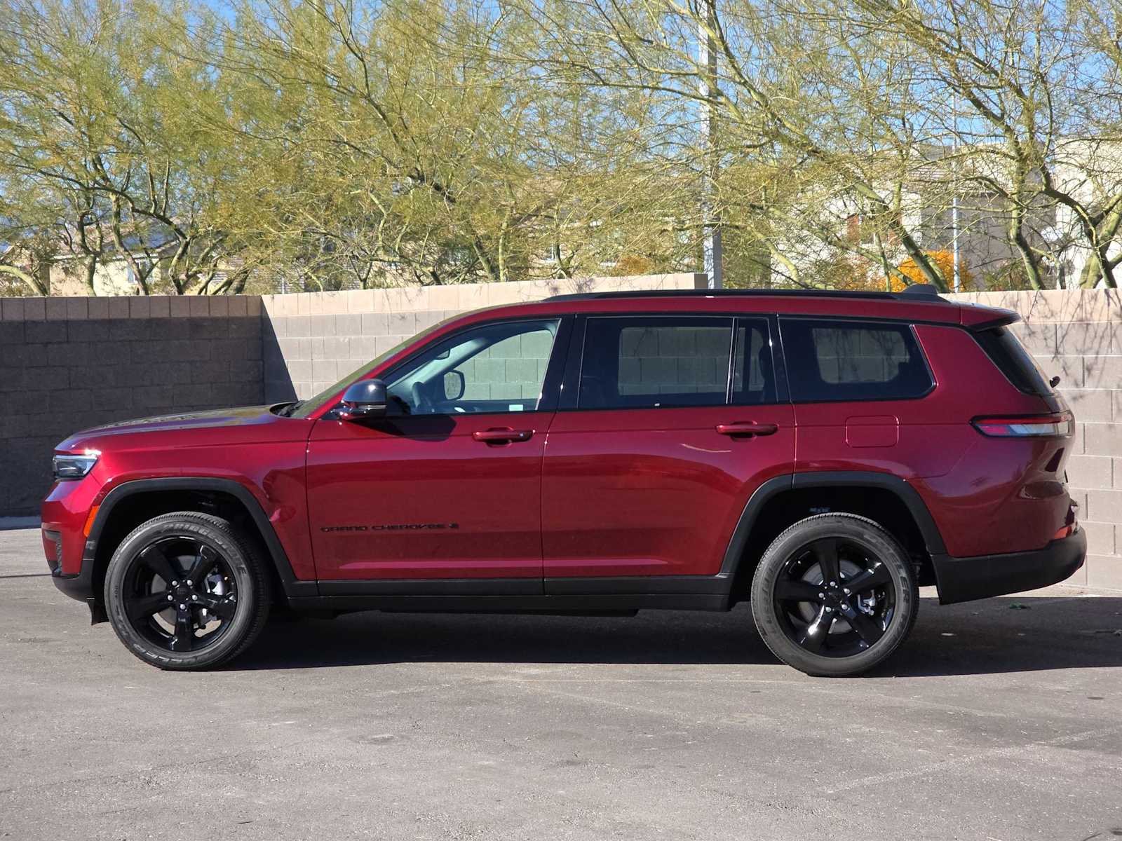 Thumbnail: 2024 Jeep Grand Cherokee L - 6