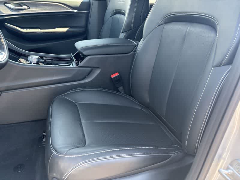 Thumbnail: 2025 Jeep Grand Cherokee L - 15