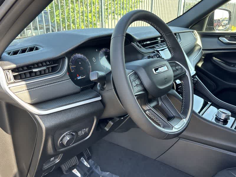 Thumbnail: 2025 Jeep Grand Cherokee - 10