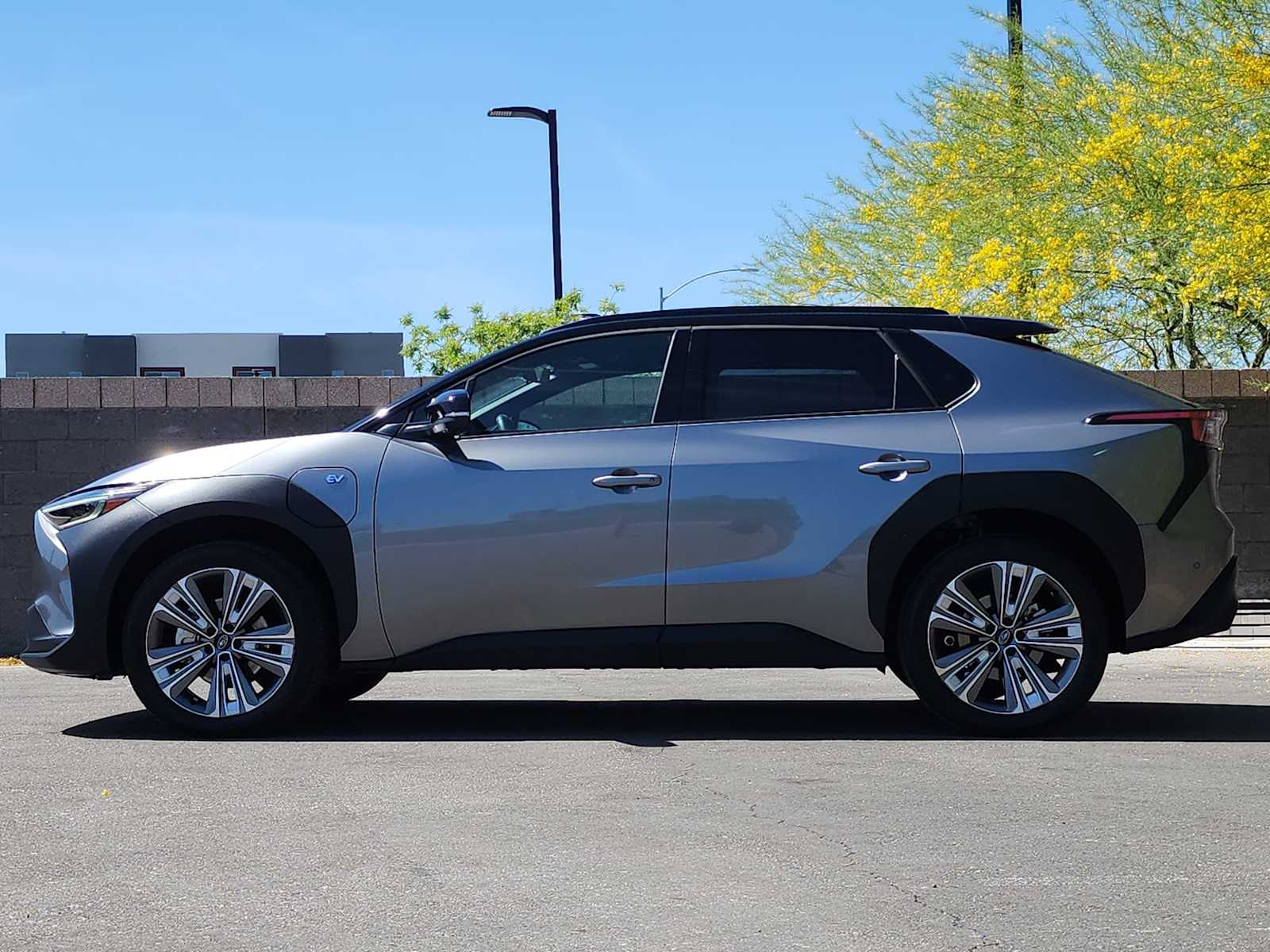 Thumbnail: 2024 Subaru Solterra - 6