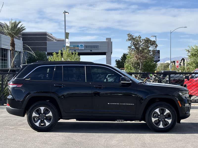 Thumbnail: 2025 Jeep Grand Cherokee - 9