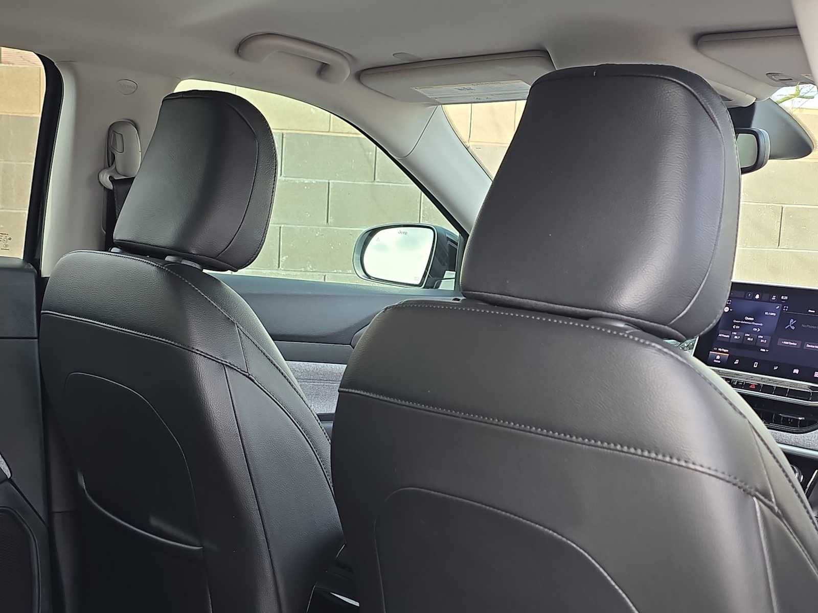 Thumbnail: 2022 Jeep Compass - 16