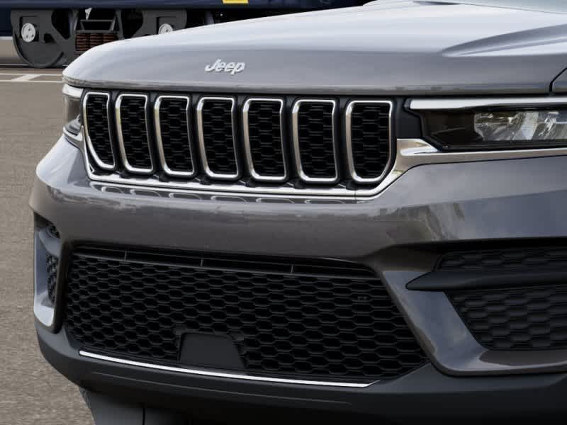 Thumbnail: 2026 Jeep Grand Cherokee - 16