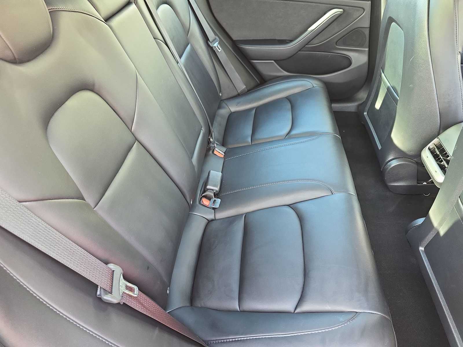 Thumbnail: 2021 Tesla Model 3 - 17