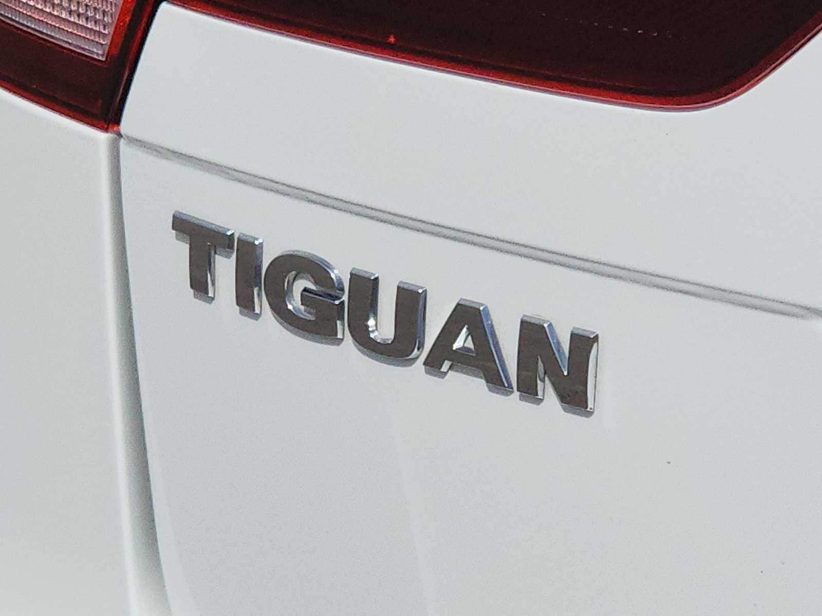 Thumbnail: 2021 Volkswagen Tiguan - 13