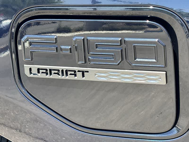 2023 Ford F-150 Lightning Lariat 11