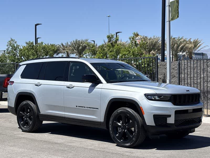 Thumbnail: 2025 Jeep Grand Cherokee L - 2