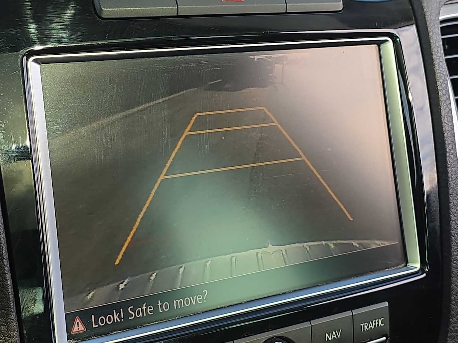 Thumbnail: 2014 Volkswagen Touareg - 26