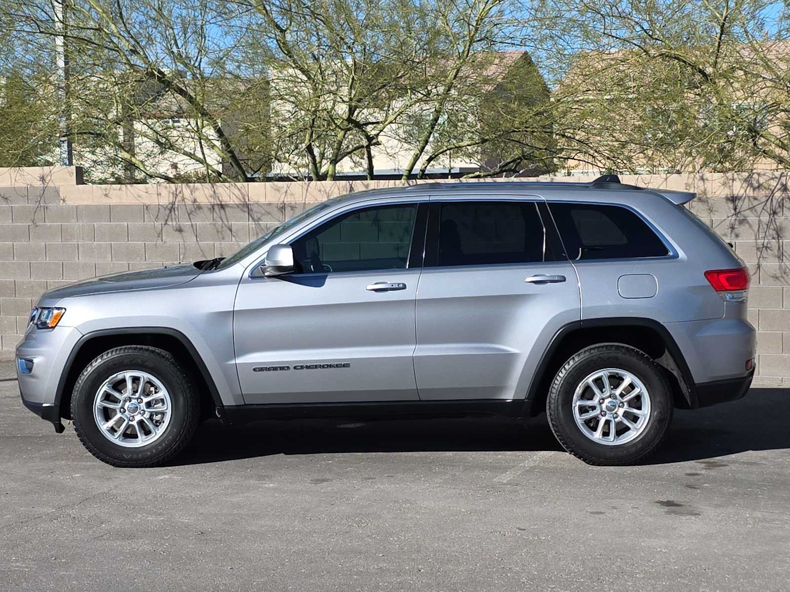 Thumbnail: 2018 Jeep Grand Cherokee - 6