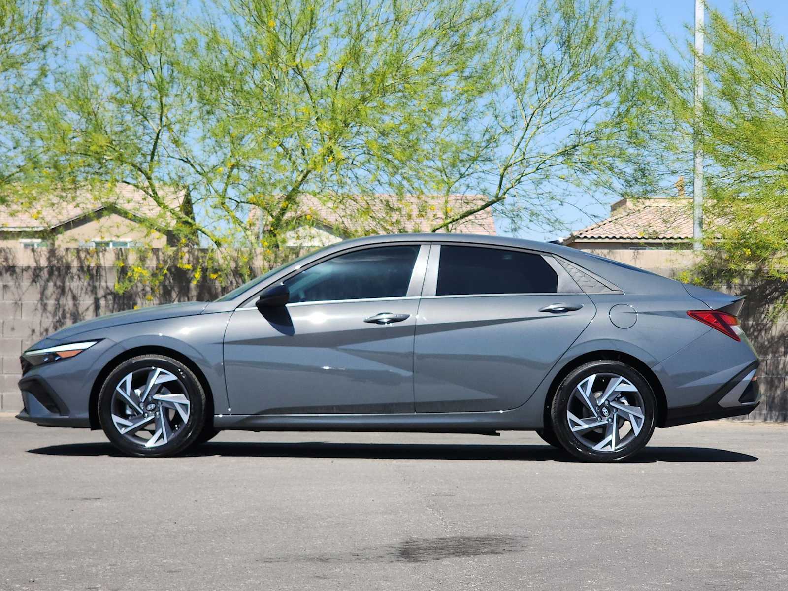 Thumbnail: 2025 Hyundai Elantra - 25