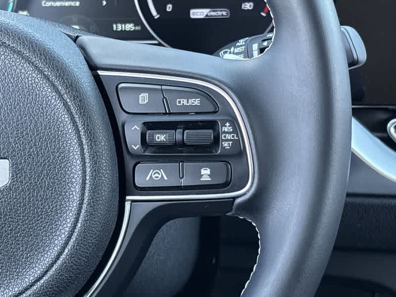 2022 Kia Niro S 27