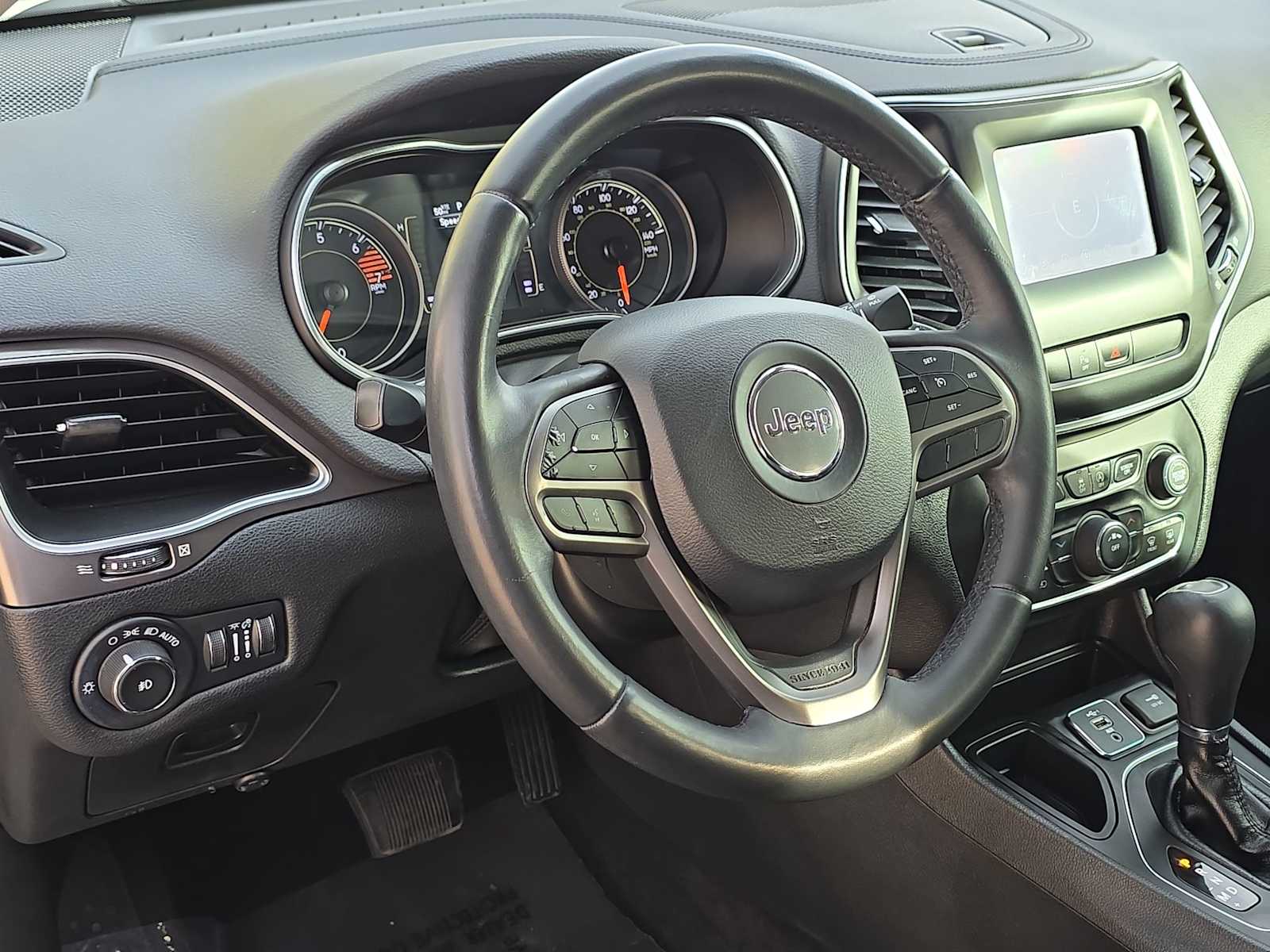 Thumbnail: 2019 Jeep Cherokee - 2