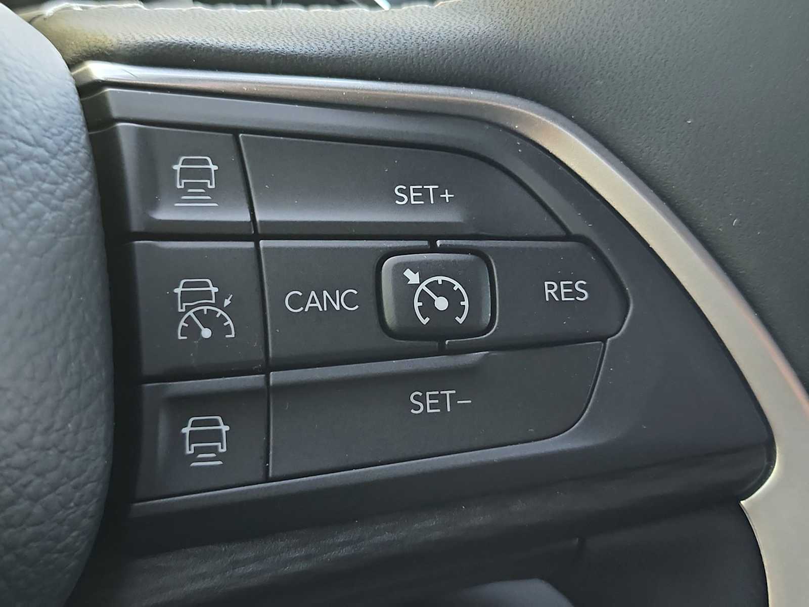 Thumbnail: 2025 Jeep Grand Cherokee - 28
