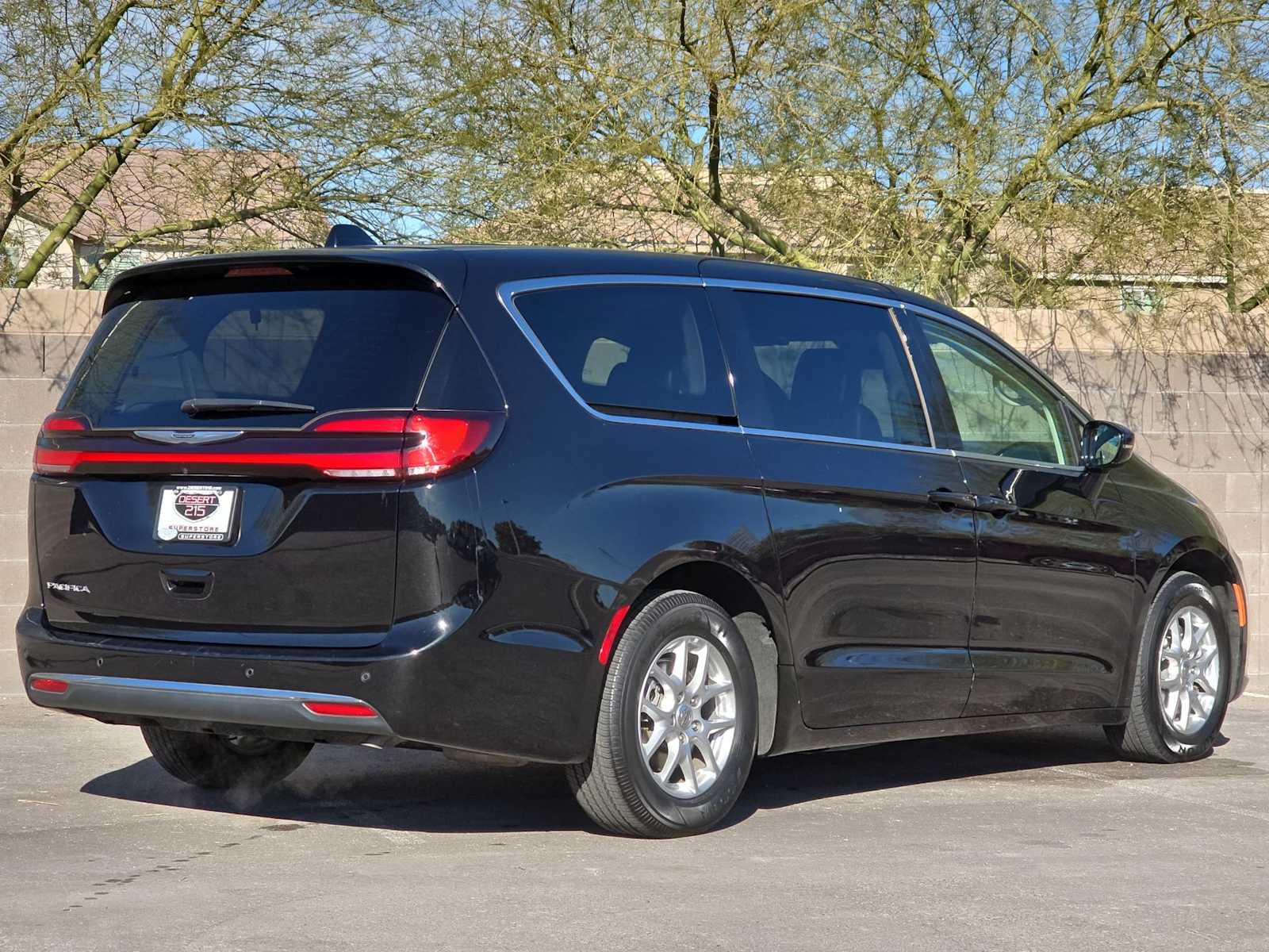 Thumbnail: 2024 Chrysler Pacifica - 9