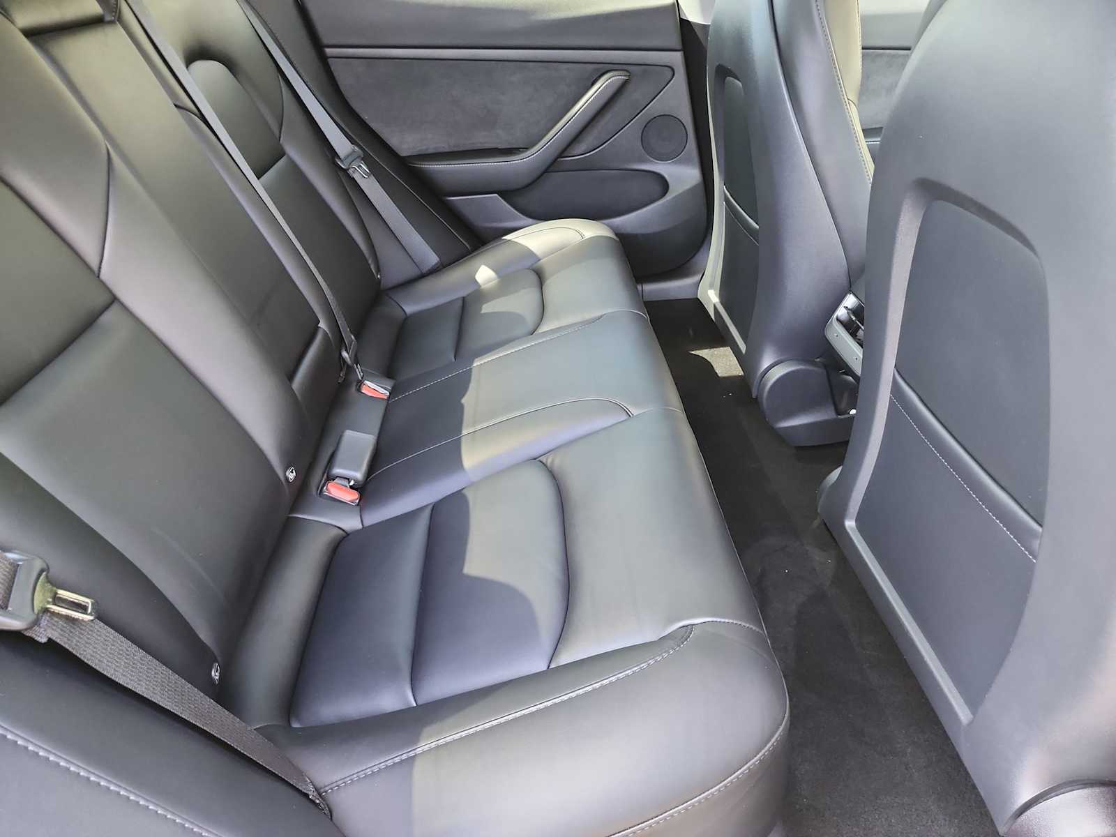 Thumbnail: 2022 Tesla Model 3 - 17