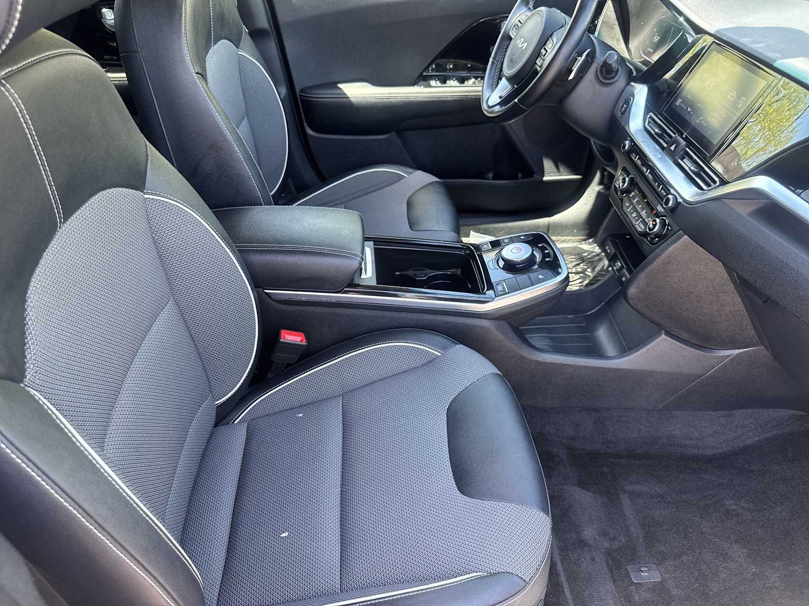 Thumbnail: 2022 Kia Niro - 18