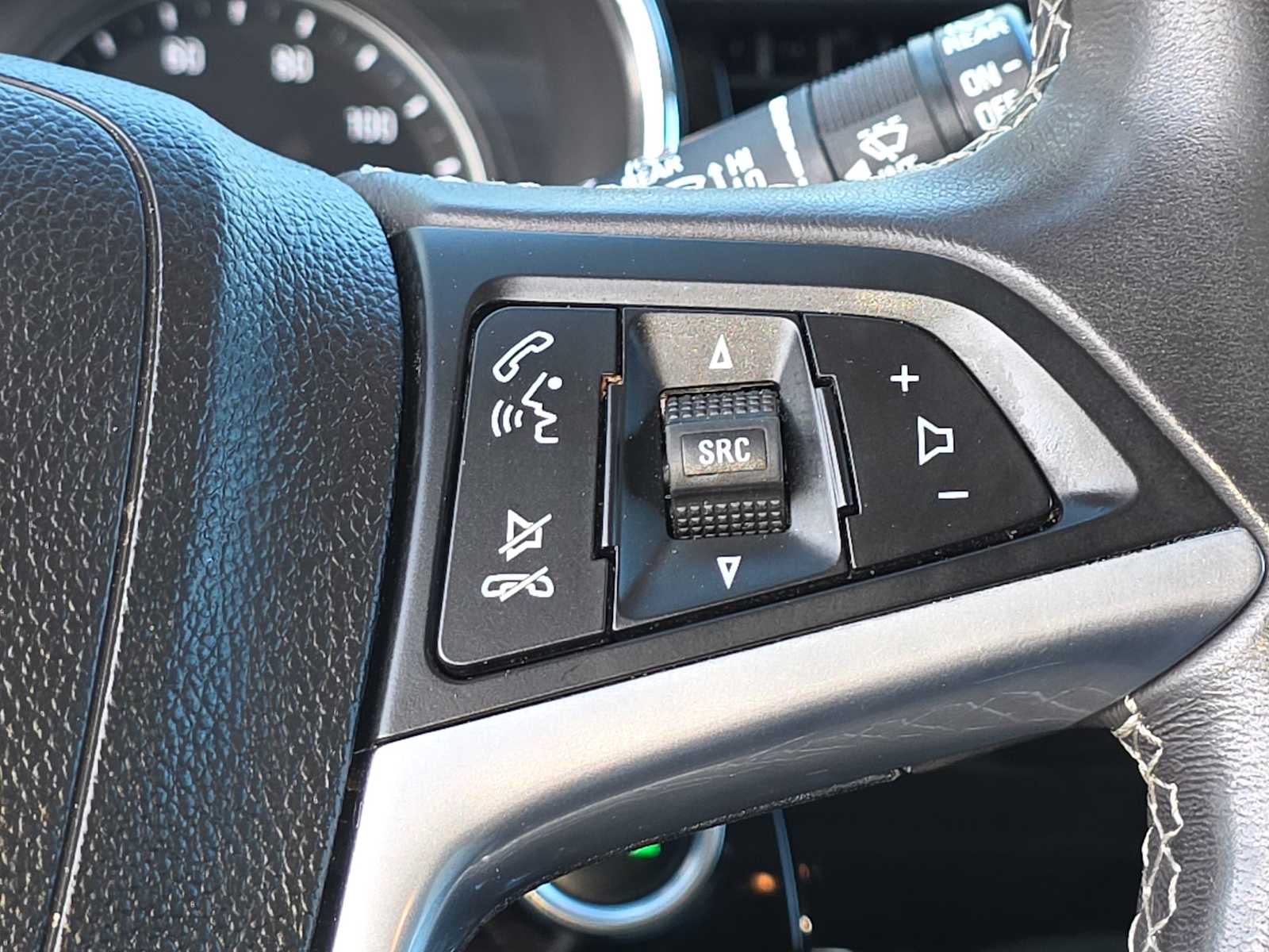 Thumbnail: 2021 Buick Encore - 27