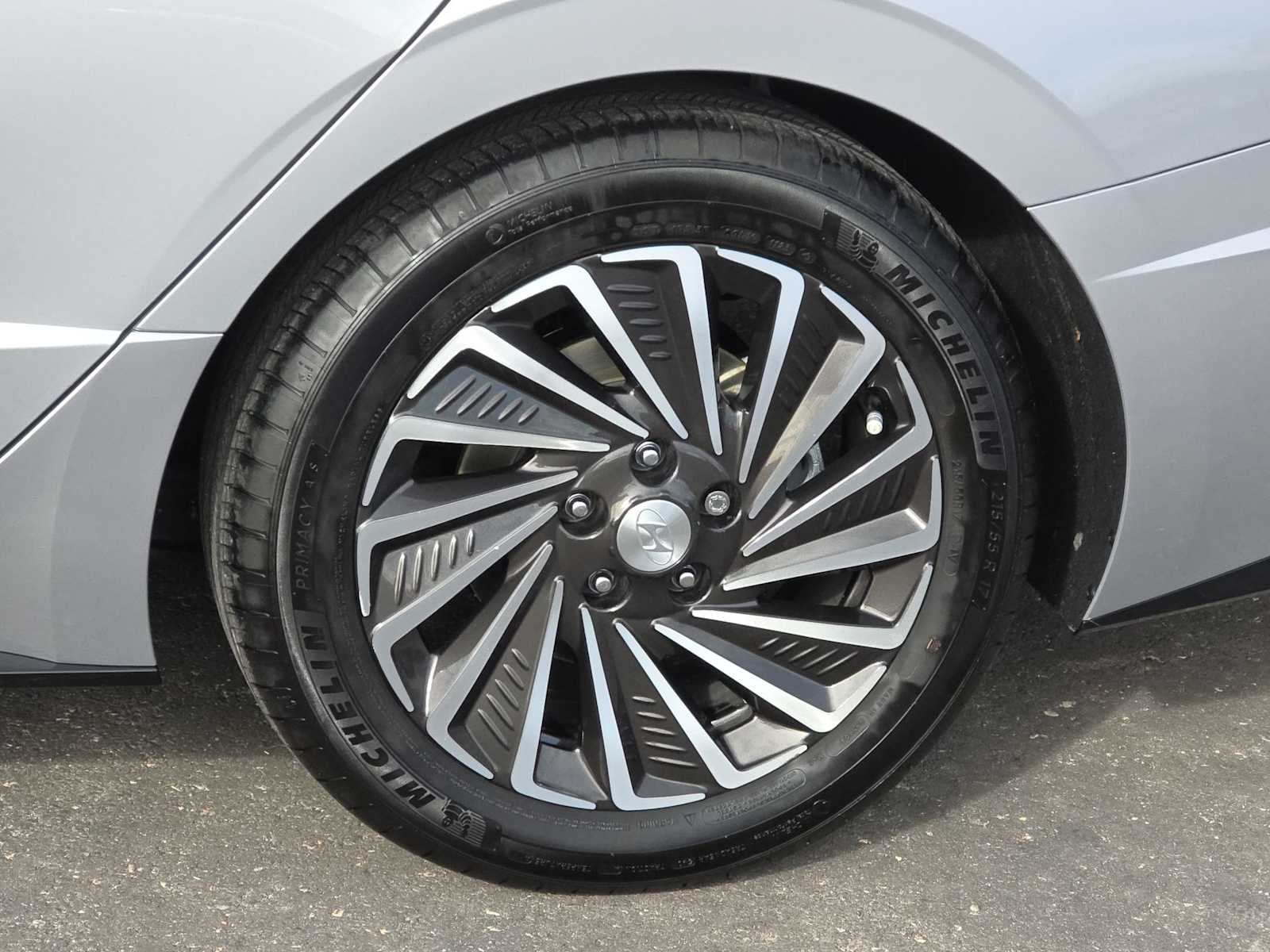 Thumbnail: 2023 Hyundai Sonata - 12