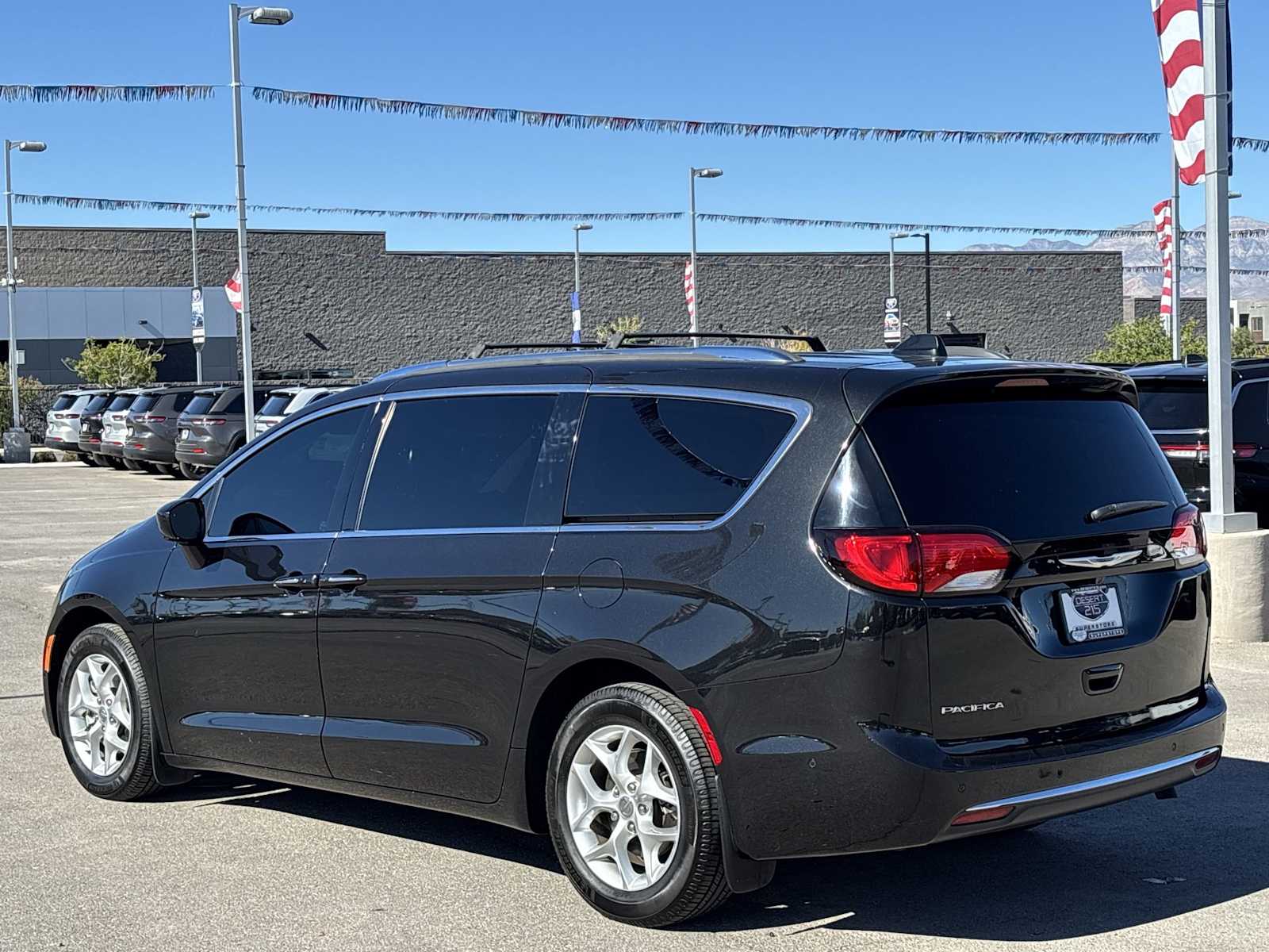 Thumbnail: 2019 Chrysler Pacifica - 7