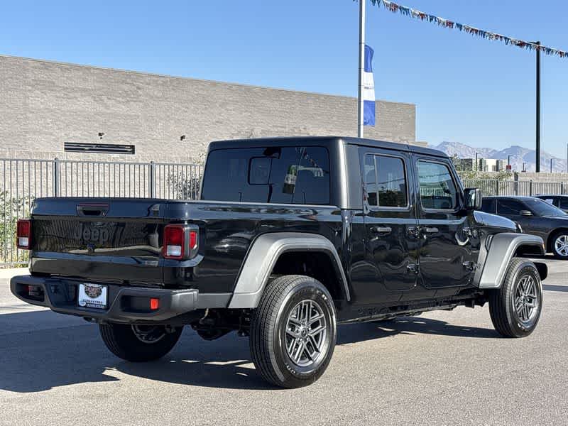 Thumbnail: 2025 Jeep Gladiator - 8