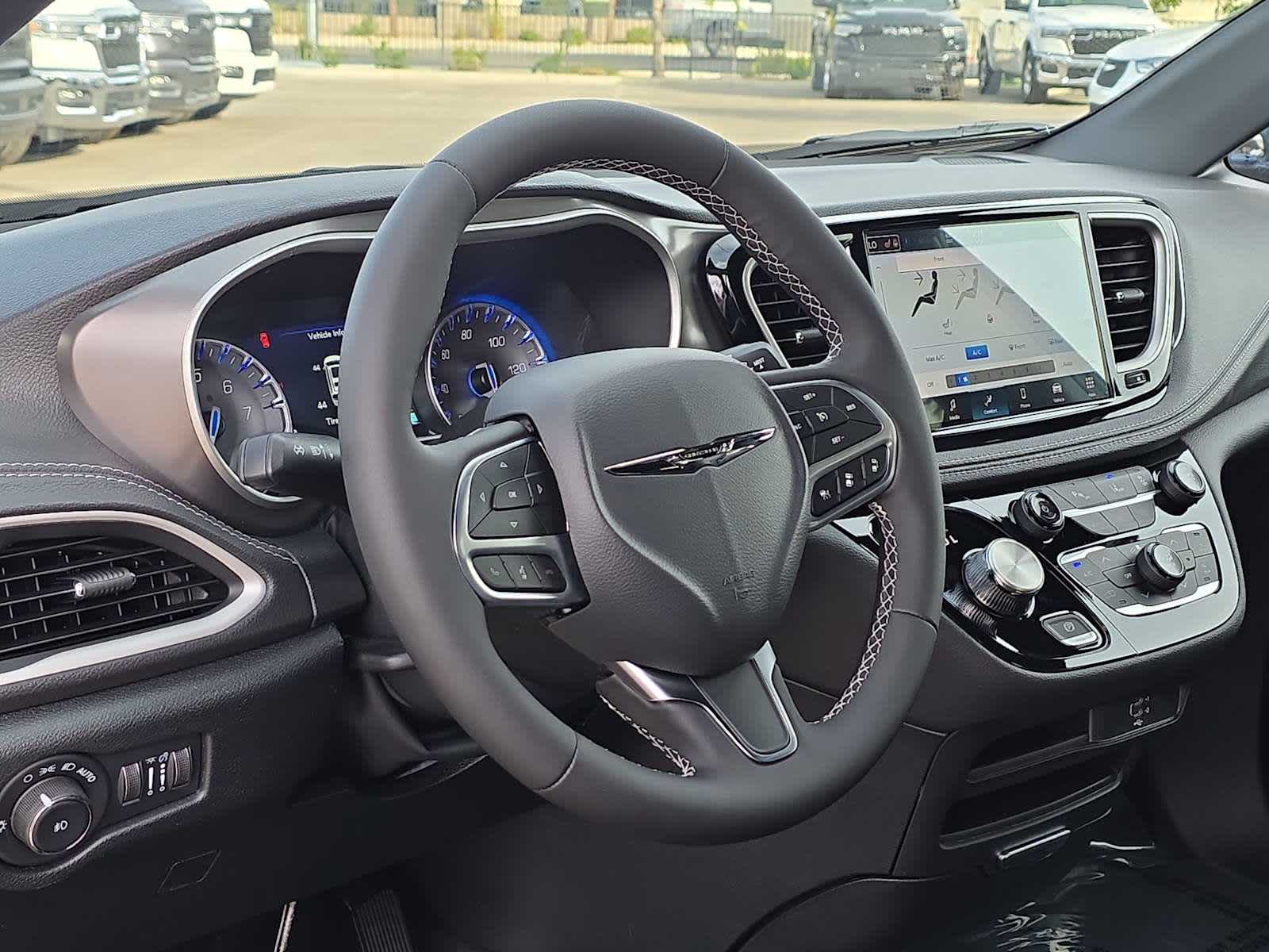 Thumbnail: 2026 Chrysler Pacifica - 2