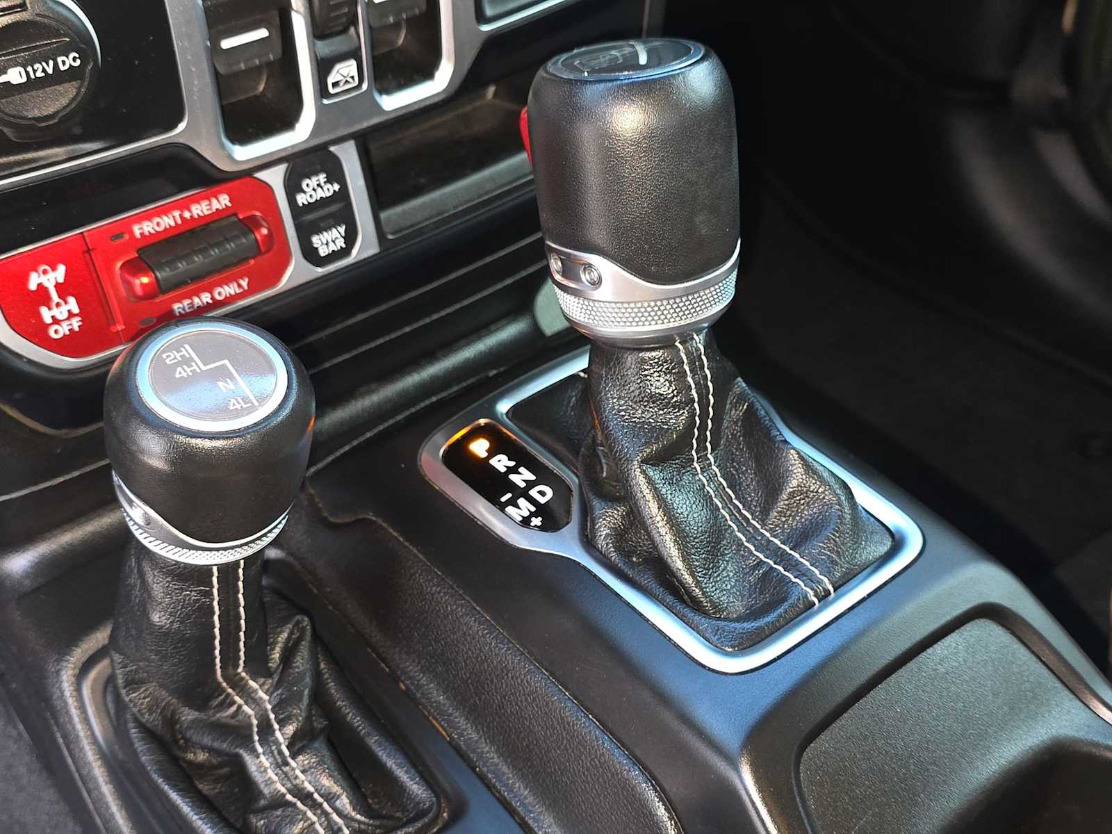 Thumbnail: 2023 Jeep Gladiator - 21