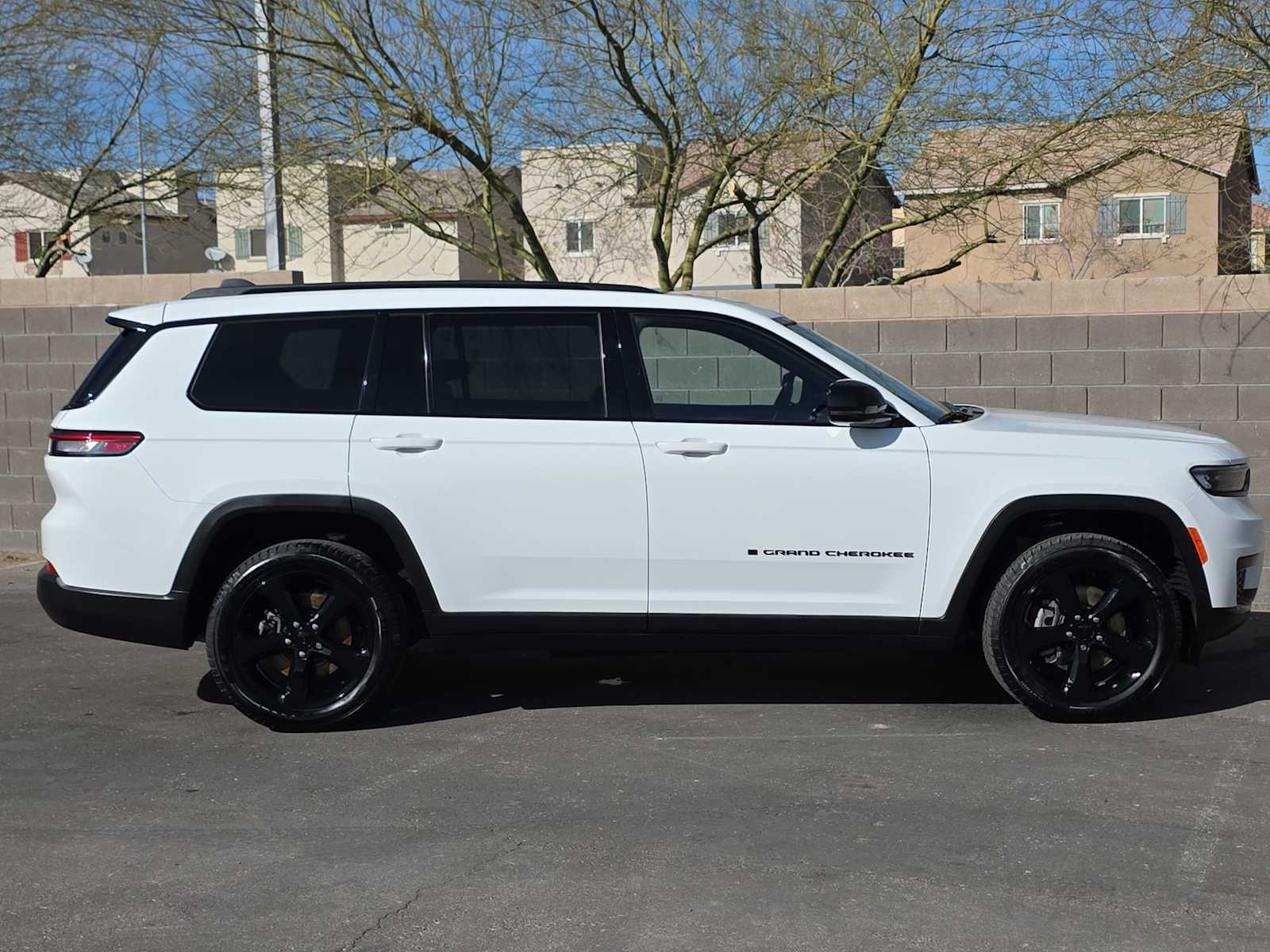 Thumbnail: 2023 Jeep Grand Cherokee L - 10