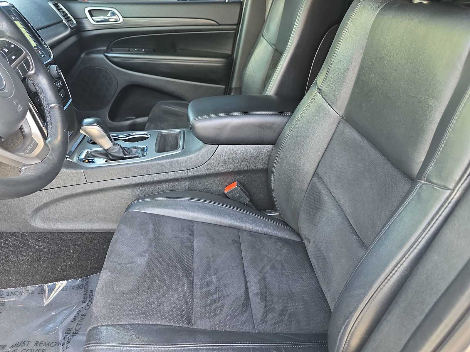 Thumbnail: 2022 Jeep Grand Cherokee - 14