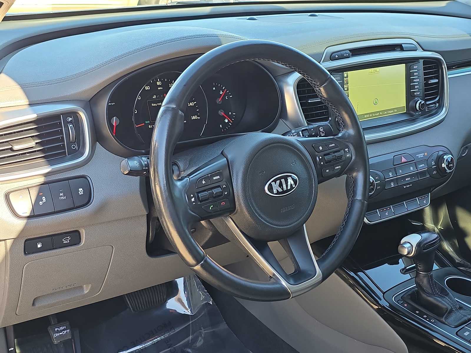 Thumbnail: 2016 Kia Sorento - 2