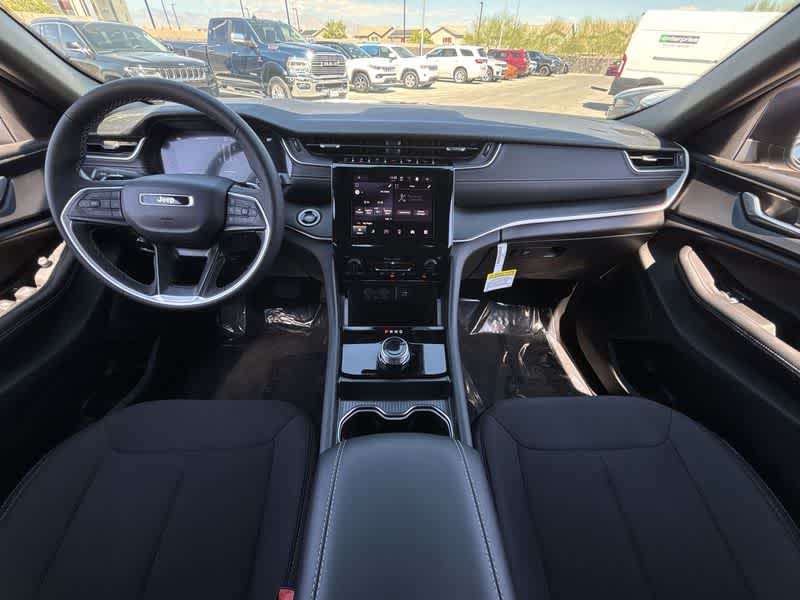 Thumbnail: 2025 Jeep Grand Cherokee - 14