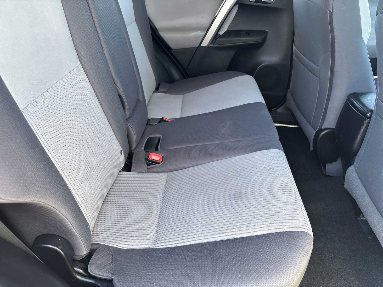 Thumbnail: 2015 Toyota RAV4 - 17