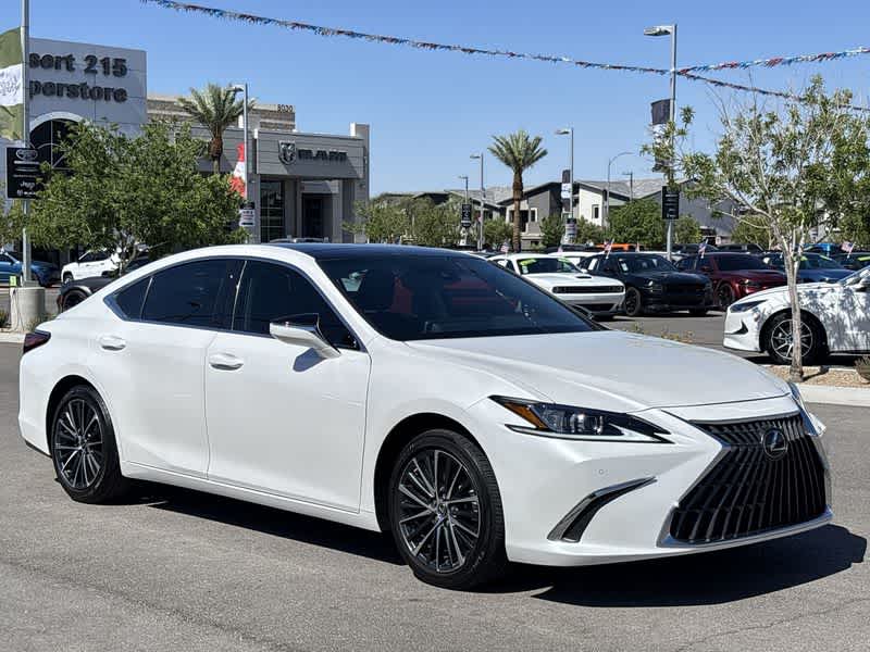 2022 Lexus ES  2