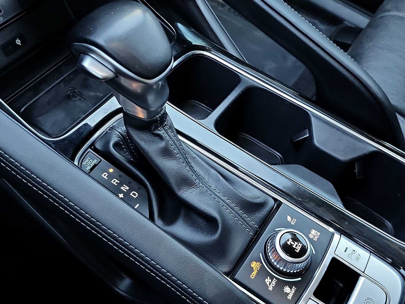 Thumbnail: 2021 Kia Telluride - 21