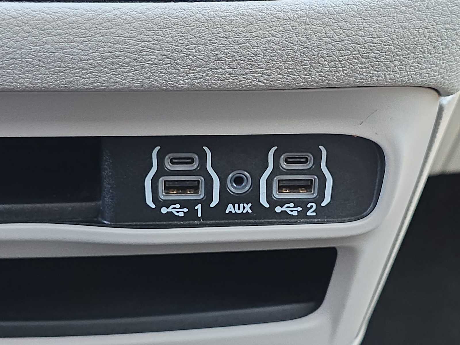 Thumbnail: 2024 Chrysler Pacifica - 30