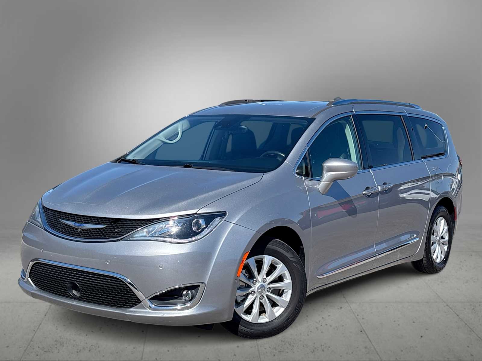 Thumbnail: 2018 Chrysler Pacifica - 1