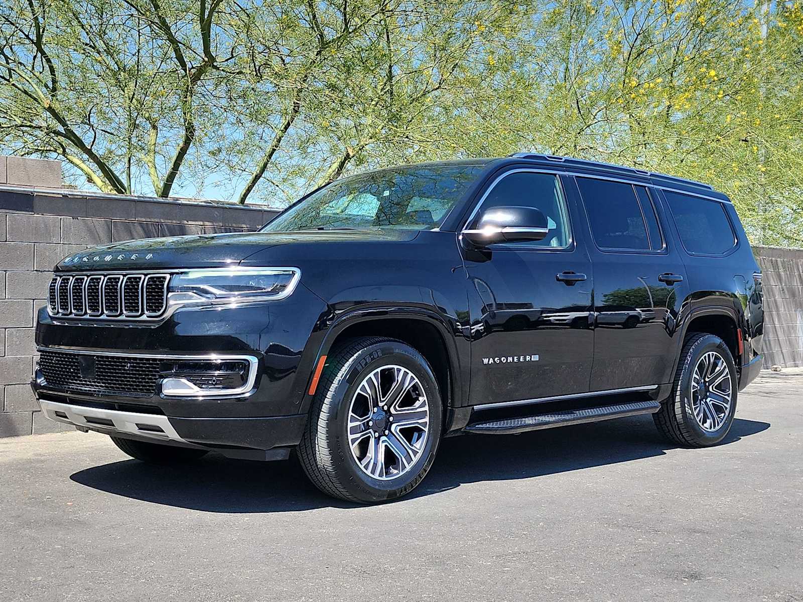 Thumbnail: 2024 Jeep Wagoneer - 4