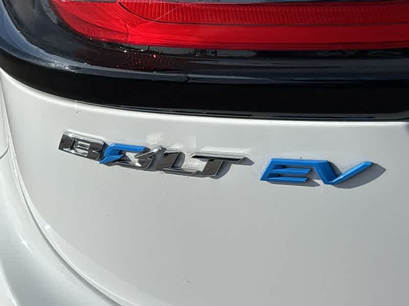 Thumbnail: 2022 Chevrolet Bolt EV - 11