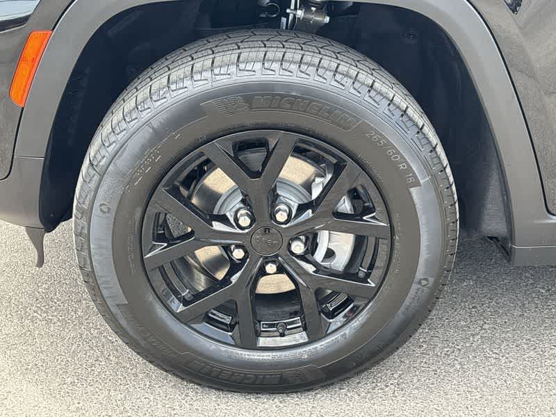 Thumbnail: 2025 Jeep Grand Cherokee - 10