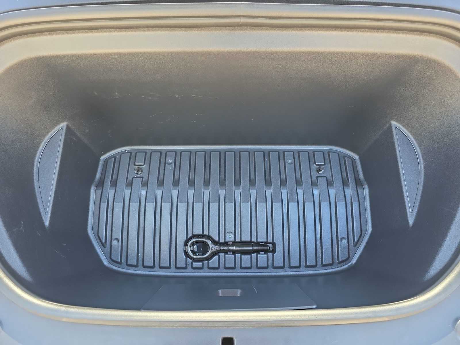 Thumbnail: 2023 Tesla Model Y - 13